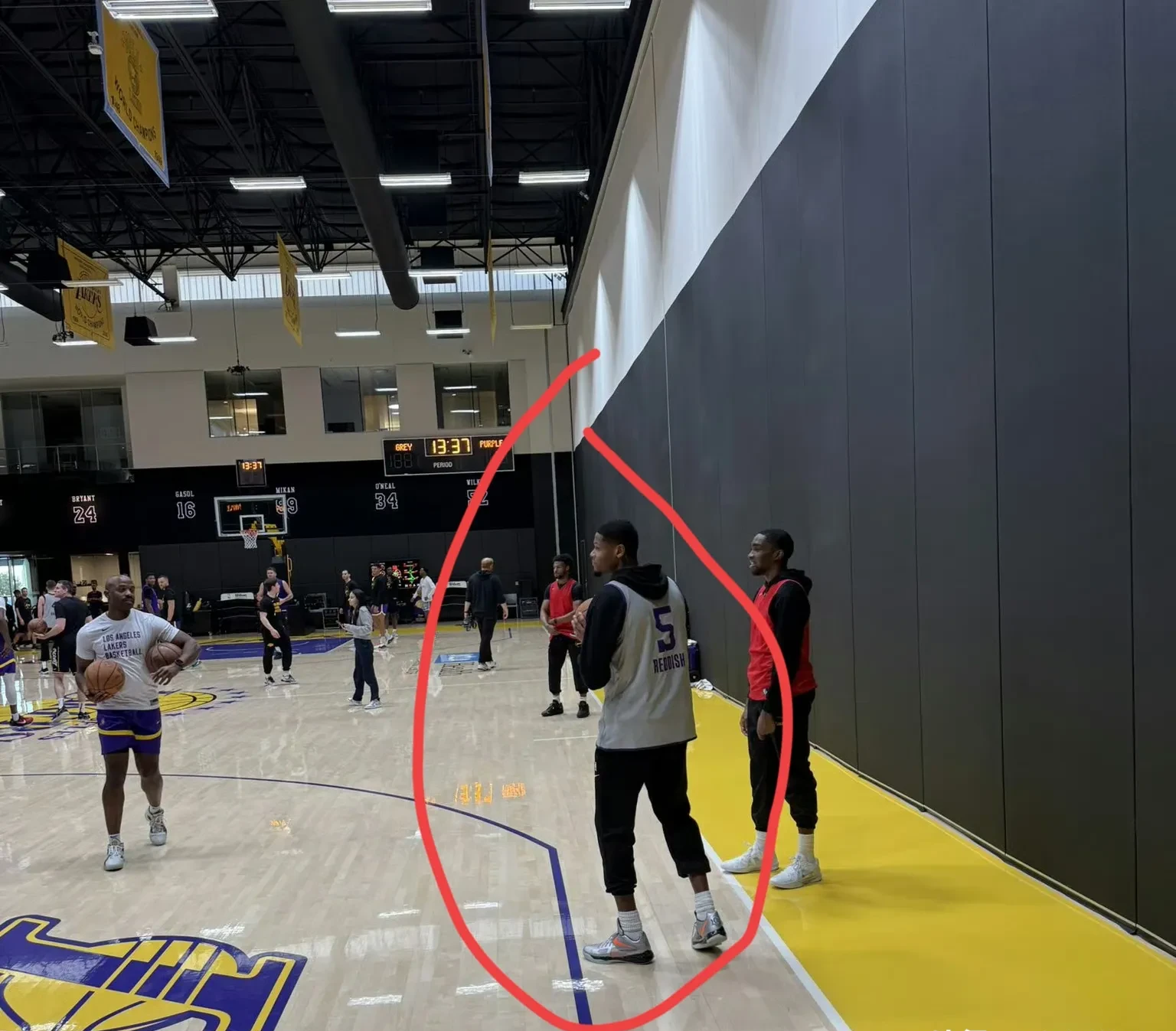 星空体育首页-包含训练奥秘:NBA明星日常训练的幕后揭秘的词条