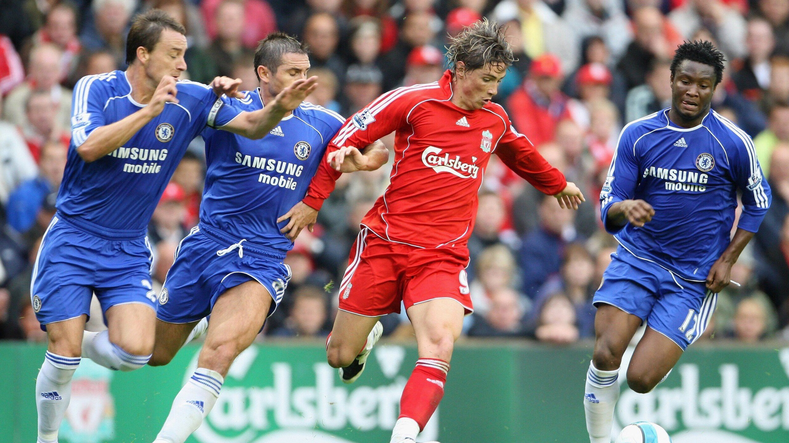 球迷力量：看台上演的欧冠一幕幕感人瞬间，我想看欧冠足球