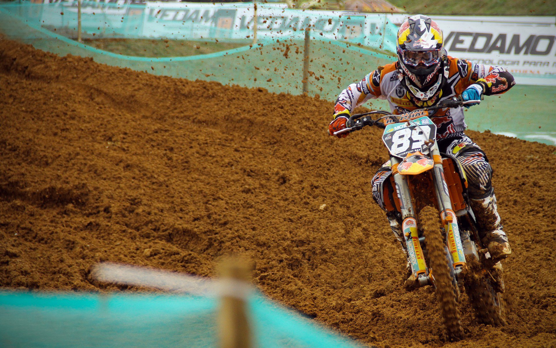 跨界合作助推电竞产业升级,电竞生态跨界融合